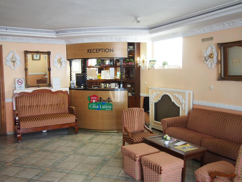 Hotel Casa Latina Boedapest Buitenkant foto