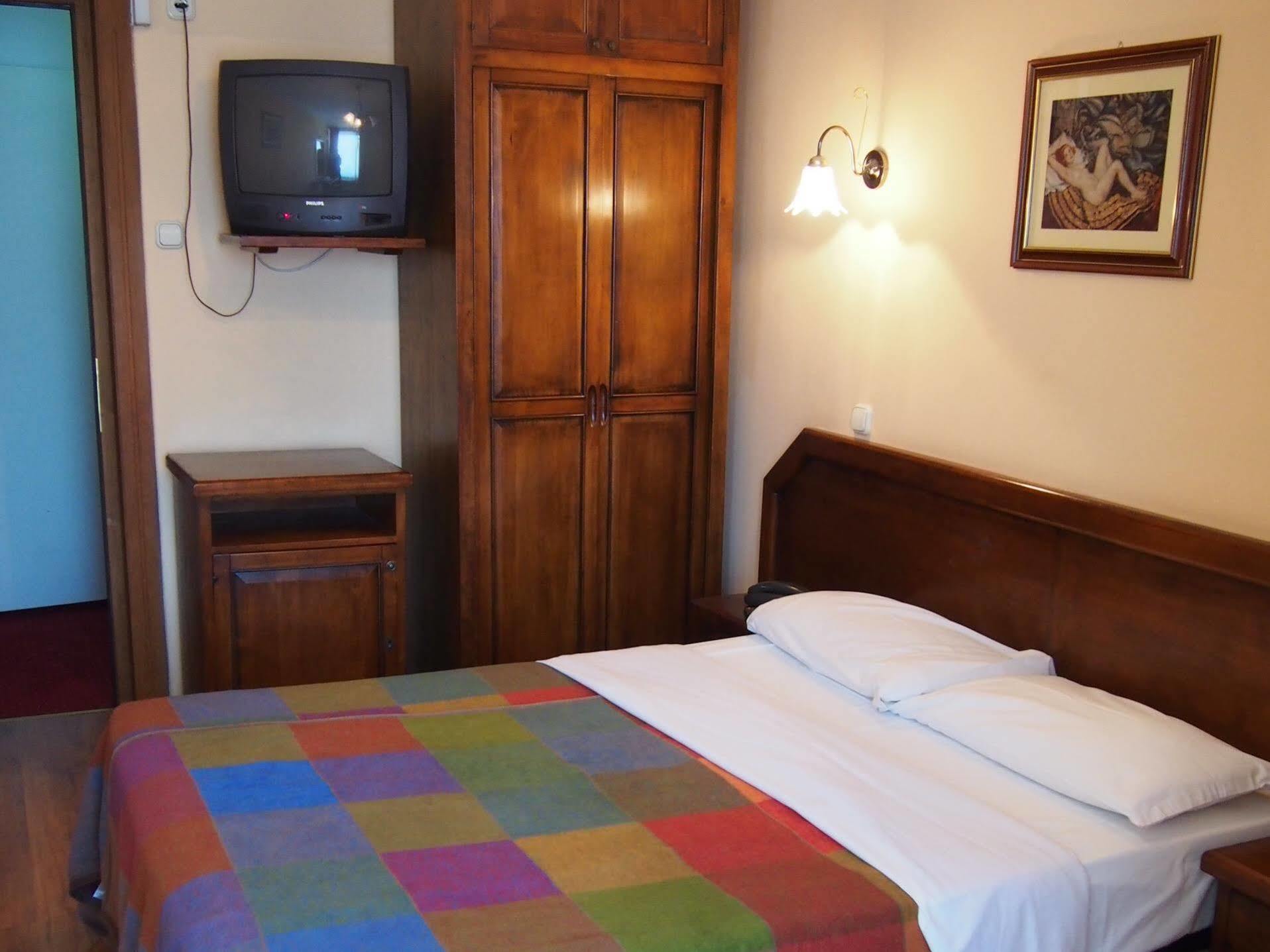 Hotel Casa Latina Boedapest Buitenkant foto