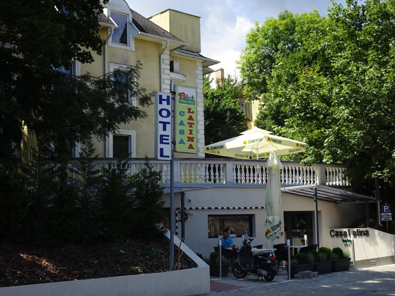 Hotel Casa Latina Boedapest Buitenkant foto